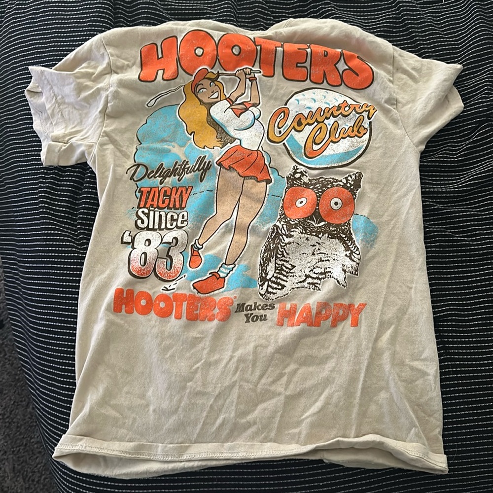 Hooters shirt from Spencer’s bought brand new selling 25 bought 35